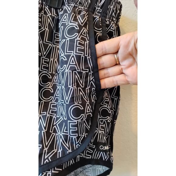 women's pants - Picture 2 of 8